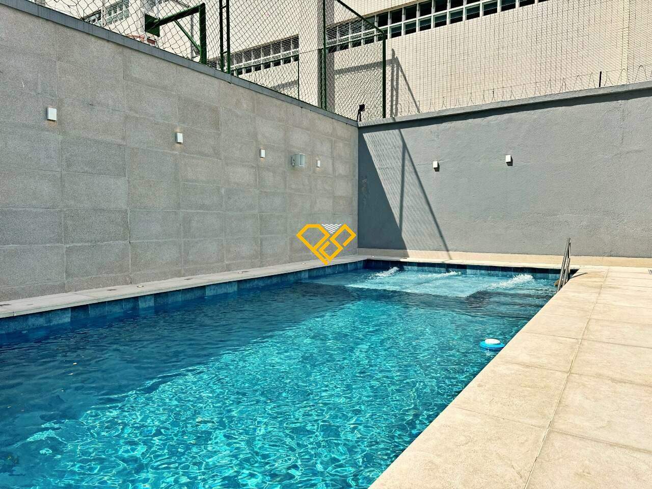 Casa à venda no Ponta da Praia: Piscina
