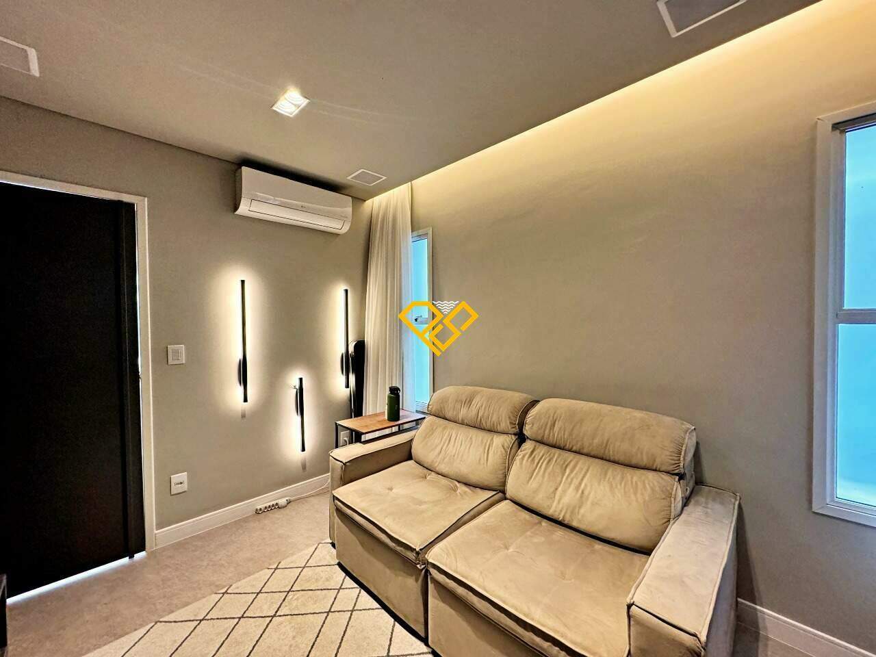 Casa à venda no Ponta da Praia: Sala