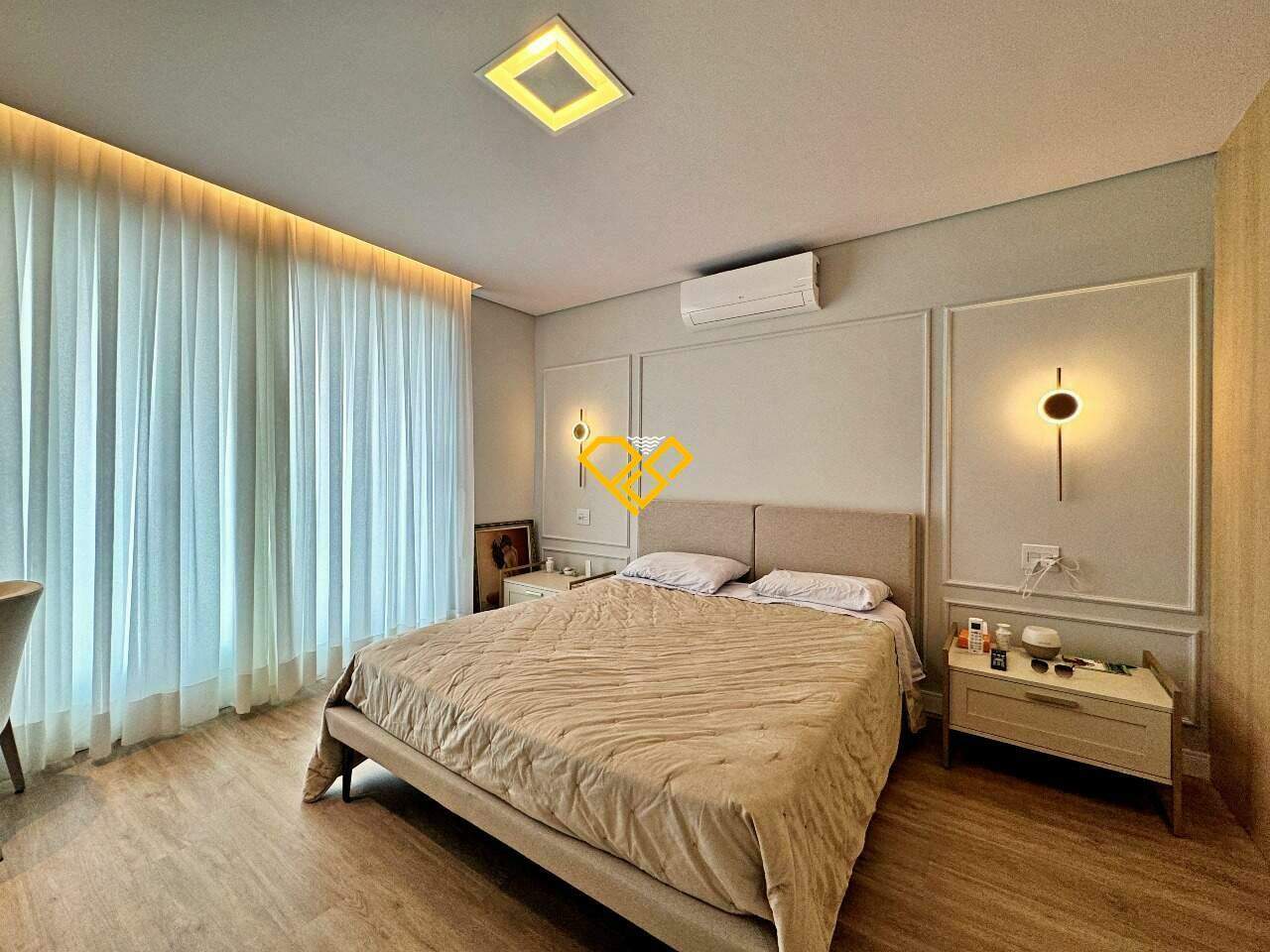 Casa à venda no Ponta da Praia: Suíte 1