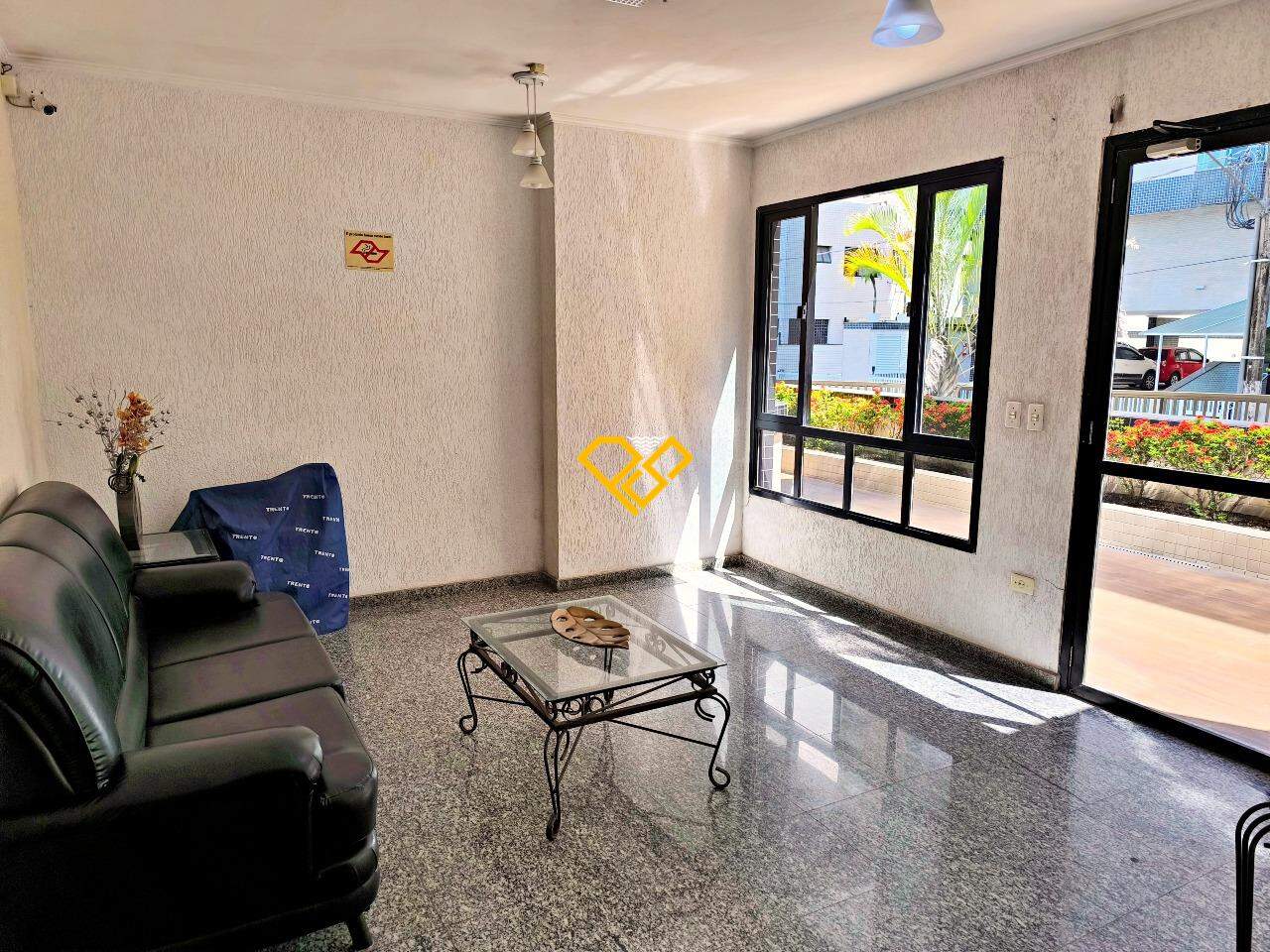 Apartamento à venda no Ponta da Praia: Hall social do condomínio