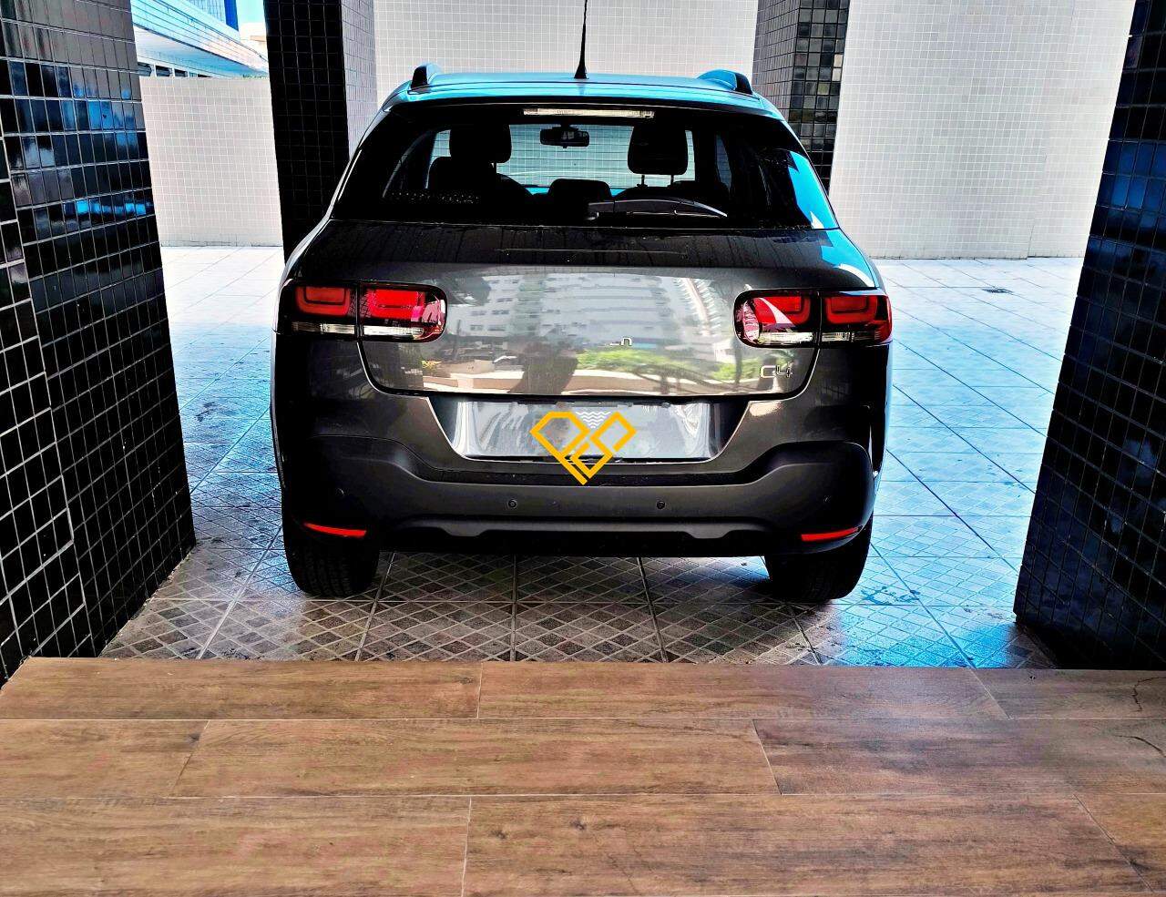 Apartamento à venda no Ponta da Praia: Garagem