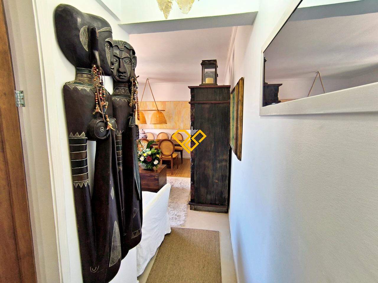 Apartamento à venda no Ponta da Praia: Entrada