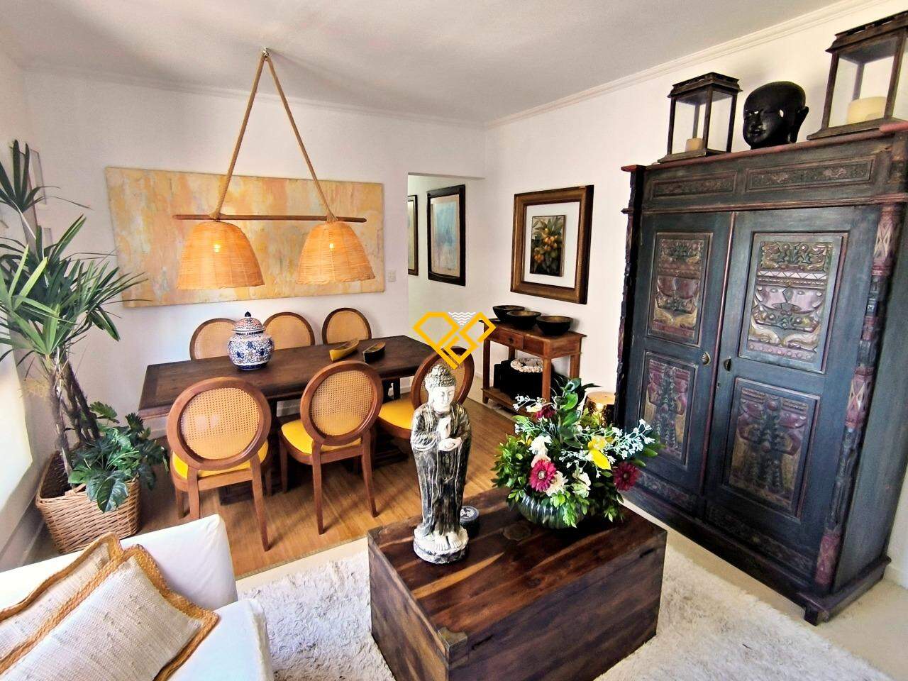 Apartamento à venda no Ponta da Praia: Sala