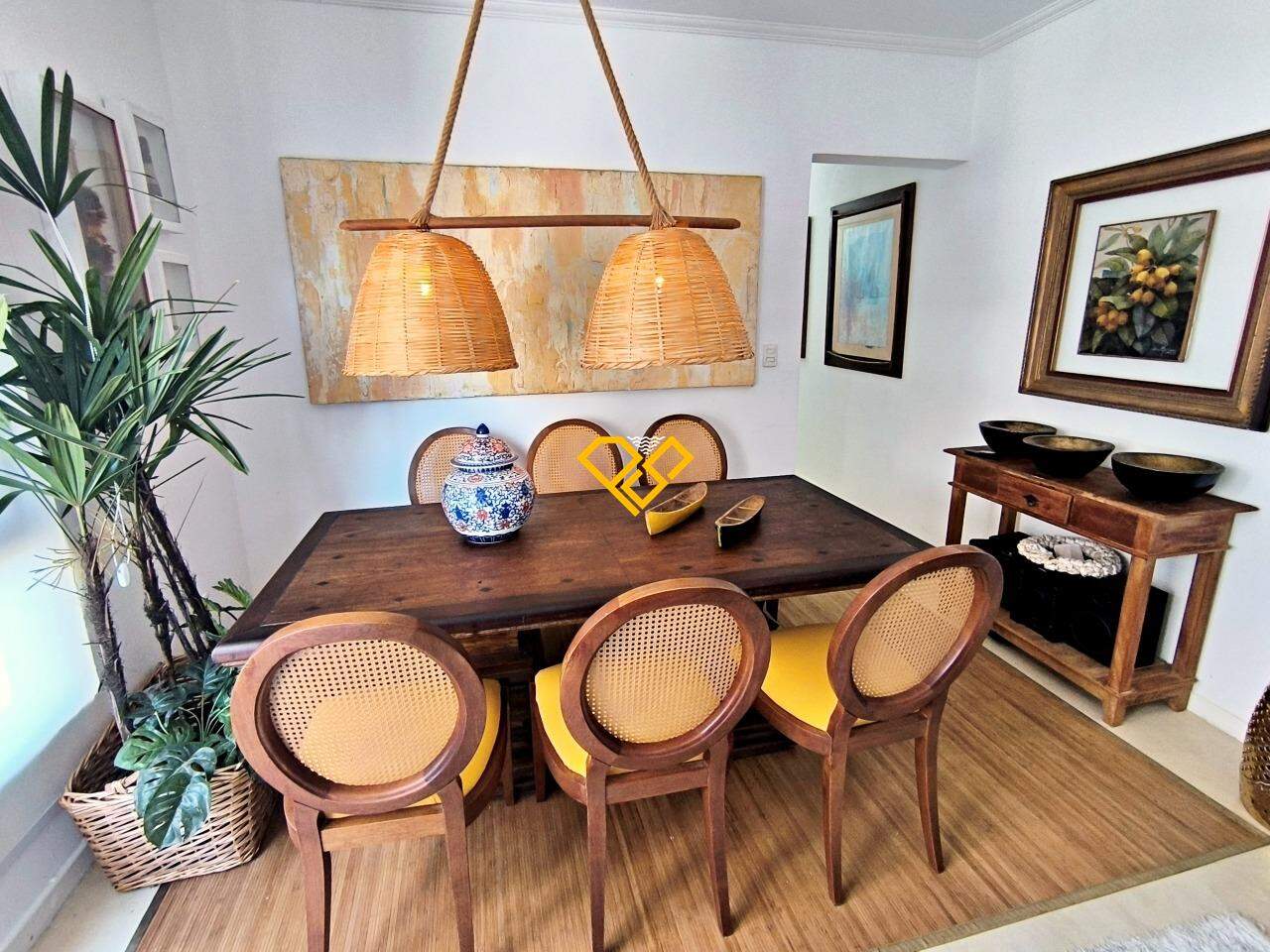 Apartamento à venda no Ponta da Praia: Sala