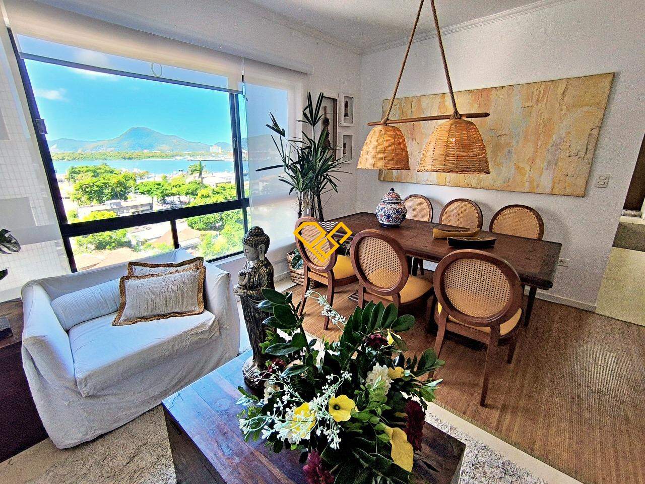 Apartamento à venda no Ponta da Praia: Sala