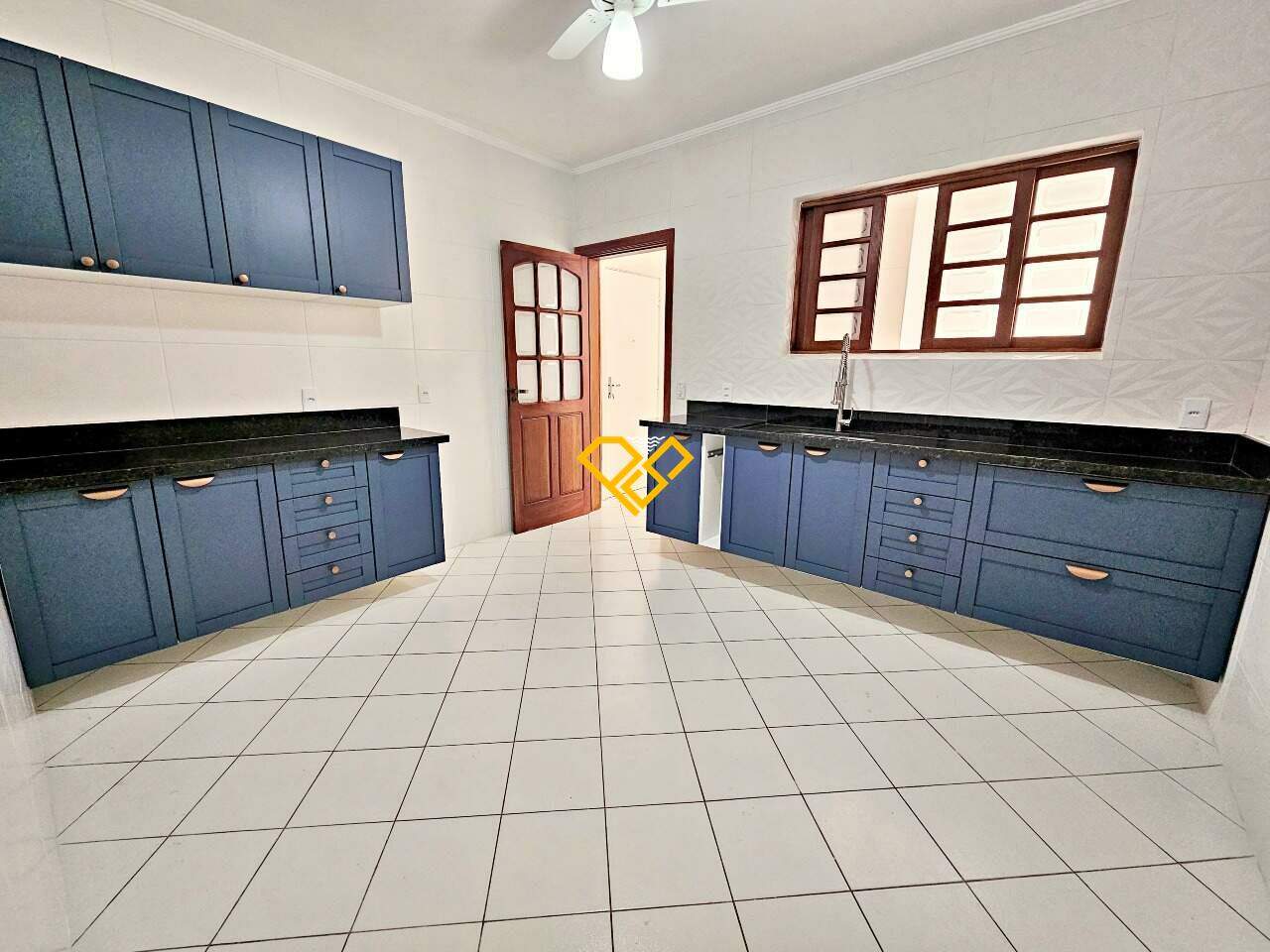 Apartamento à venda no Ponta da Praia: Cozinha