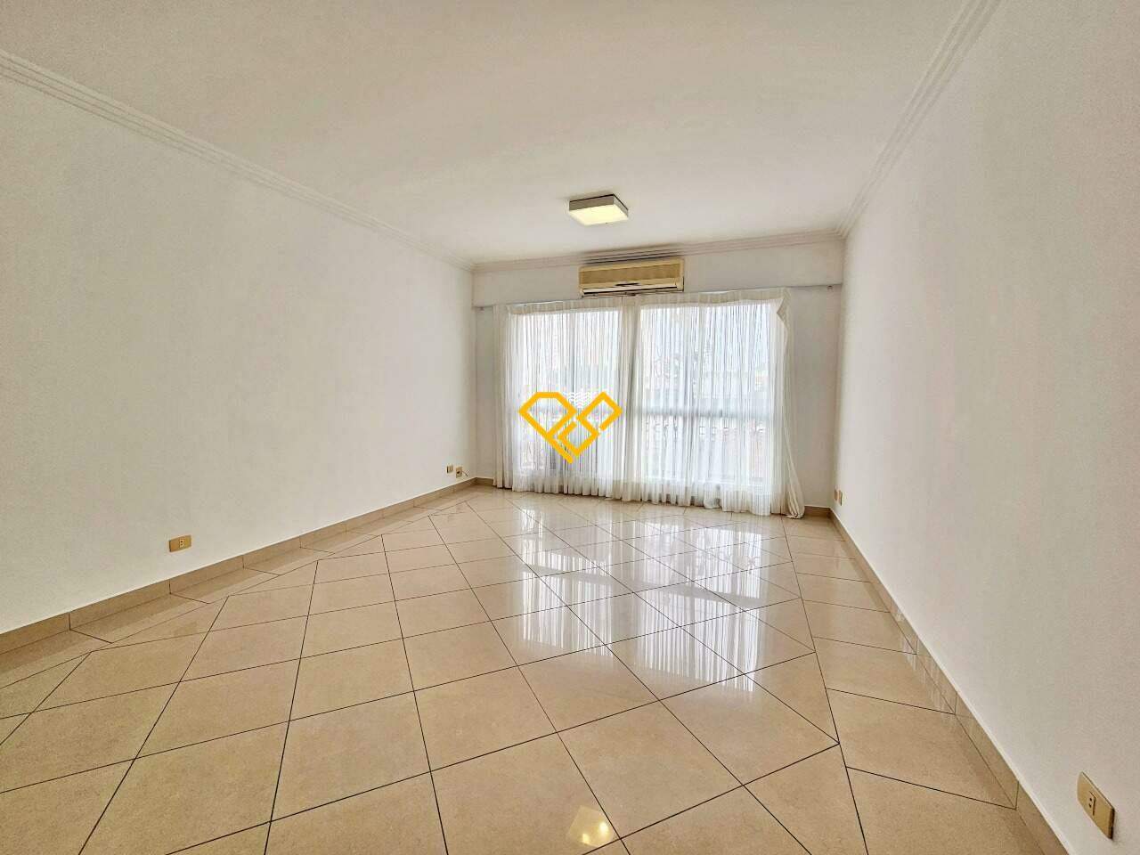 Apartamento à venda no Ponta da Praia: Sala
