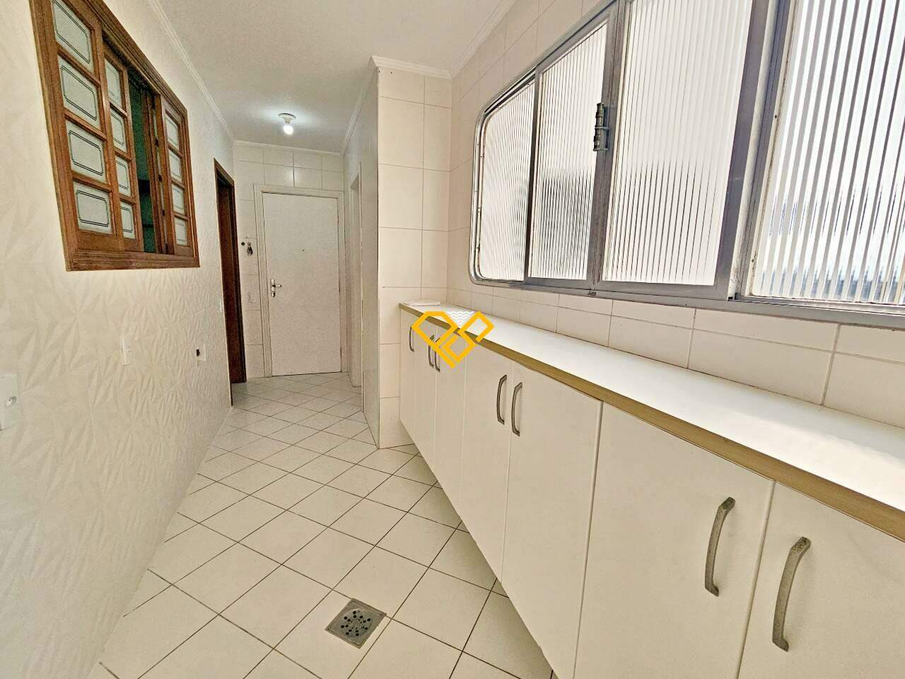 Apartamento à venda no Ponta da Praia: Área de serviço