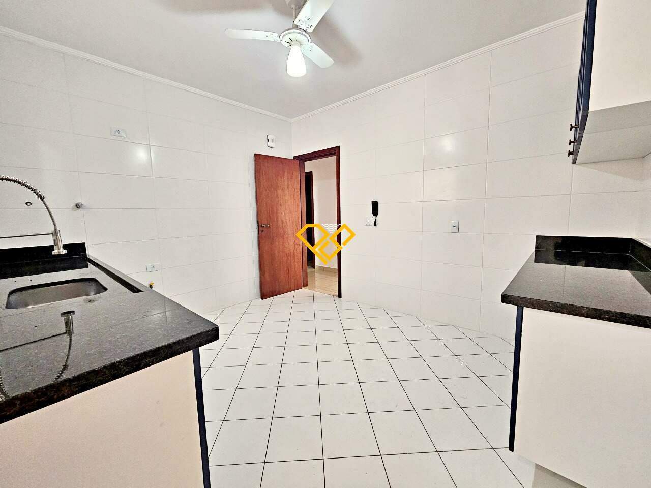 Apartamento à venda no Ponta da Praia: Cozinha