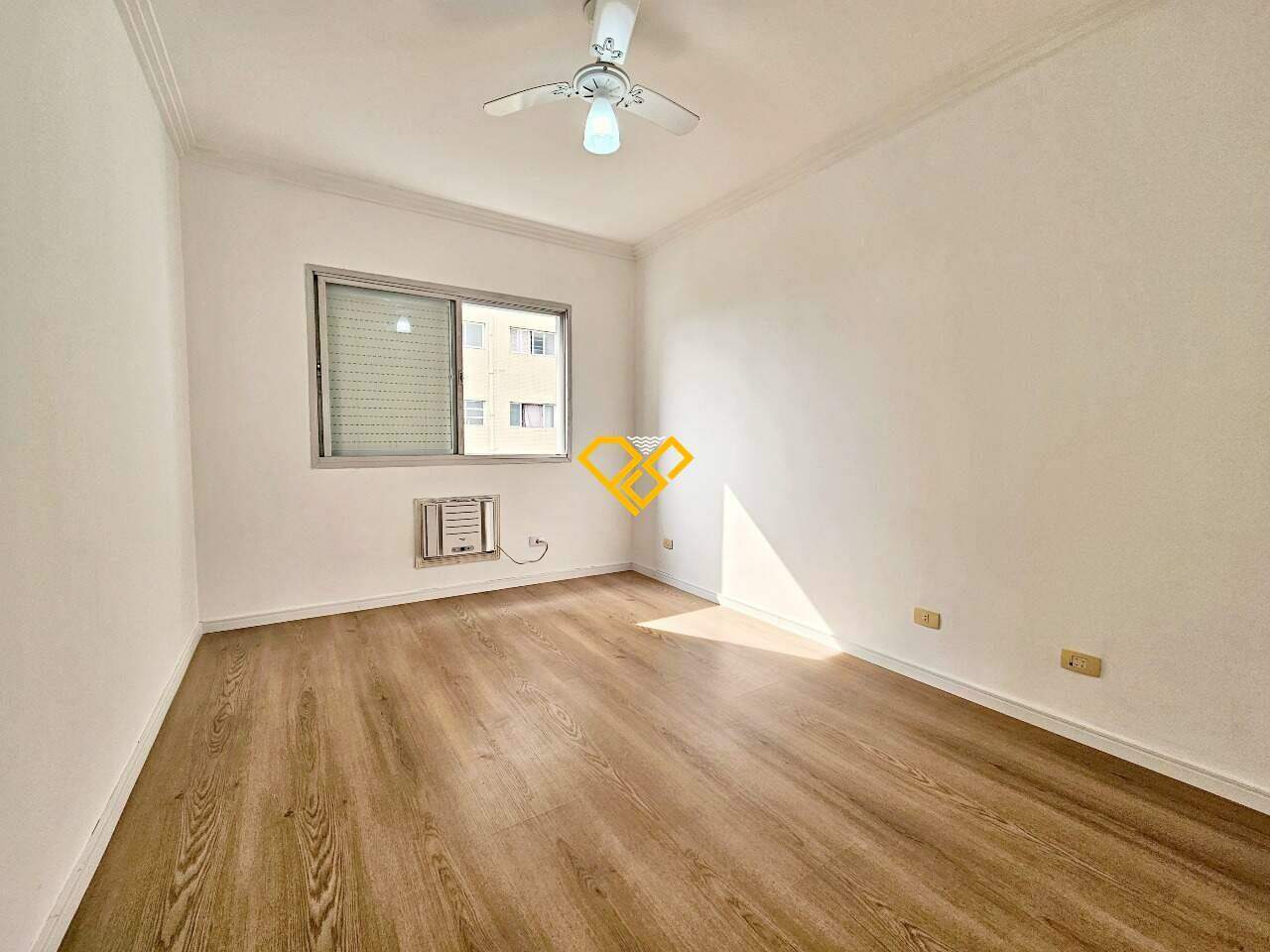 Apartamento à venda no Ponta da Praia: Dormitório 3 - suíte