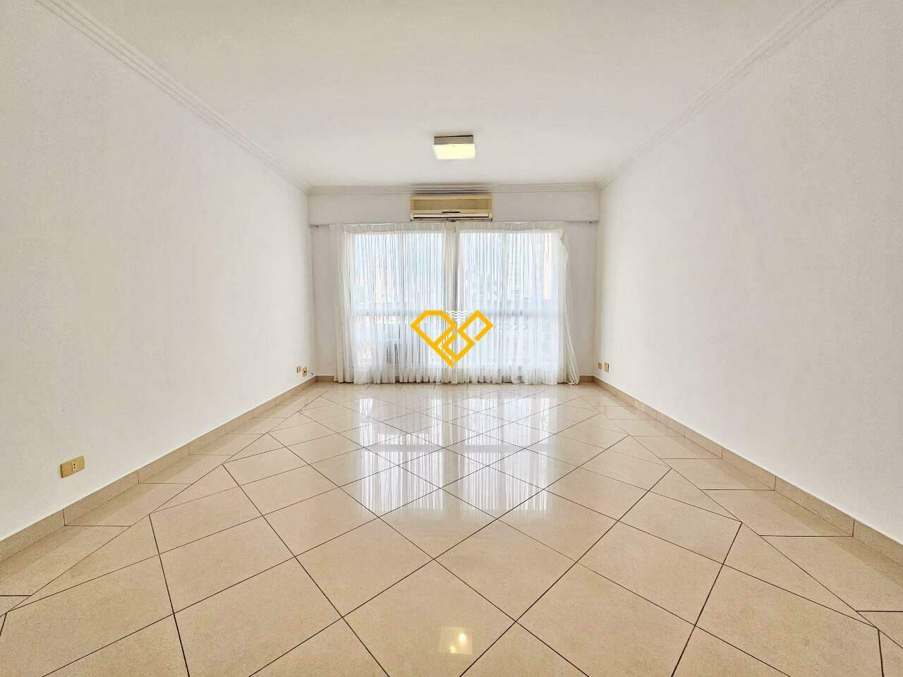 Apartamento à venda no Ponta da Praia: Sala