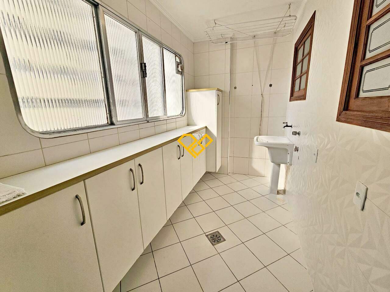 Apartamento à venda no Ponta da Praia: Área de serviço