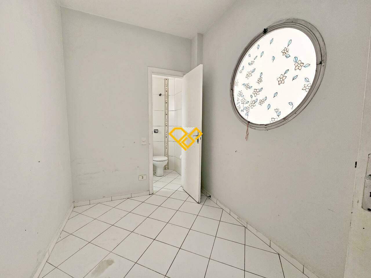Apartamento à venda no Ponta da Praia: Dependência