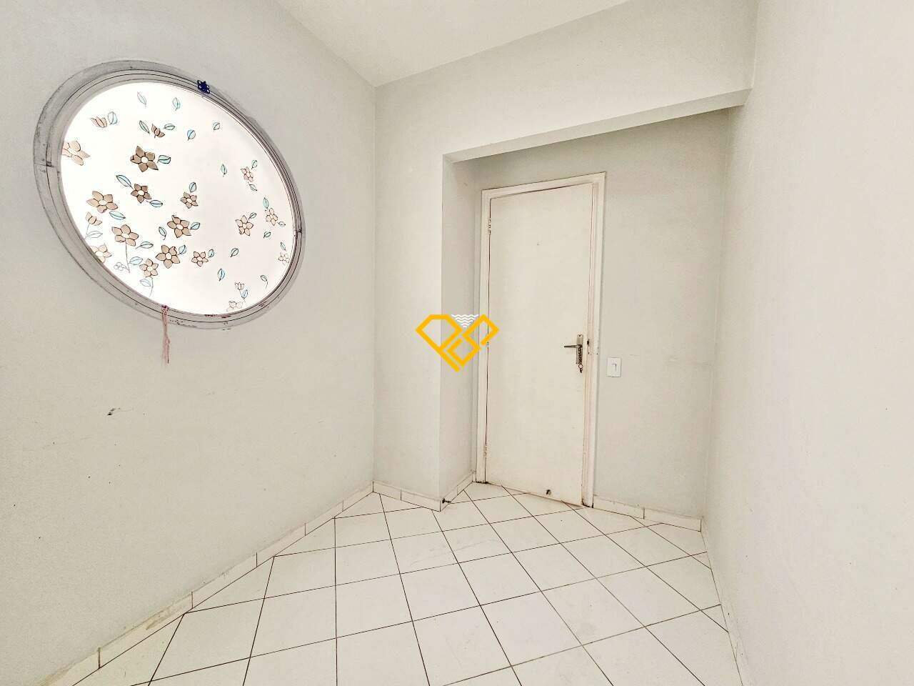 Apartamento à venda no Ponta da Praia: Dependência
