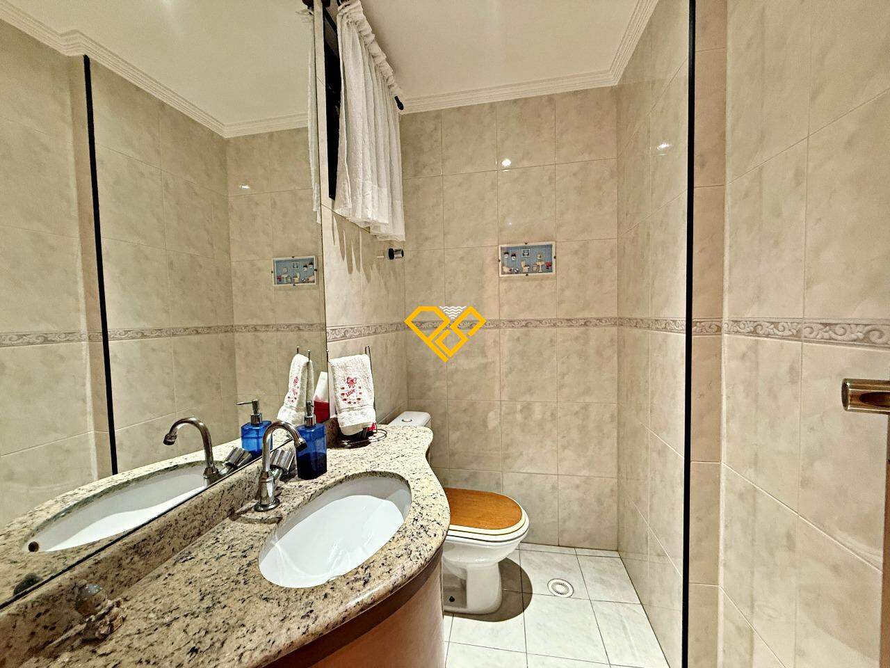 Apartamento à venda no Embaré: Lavabo