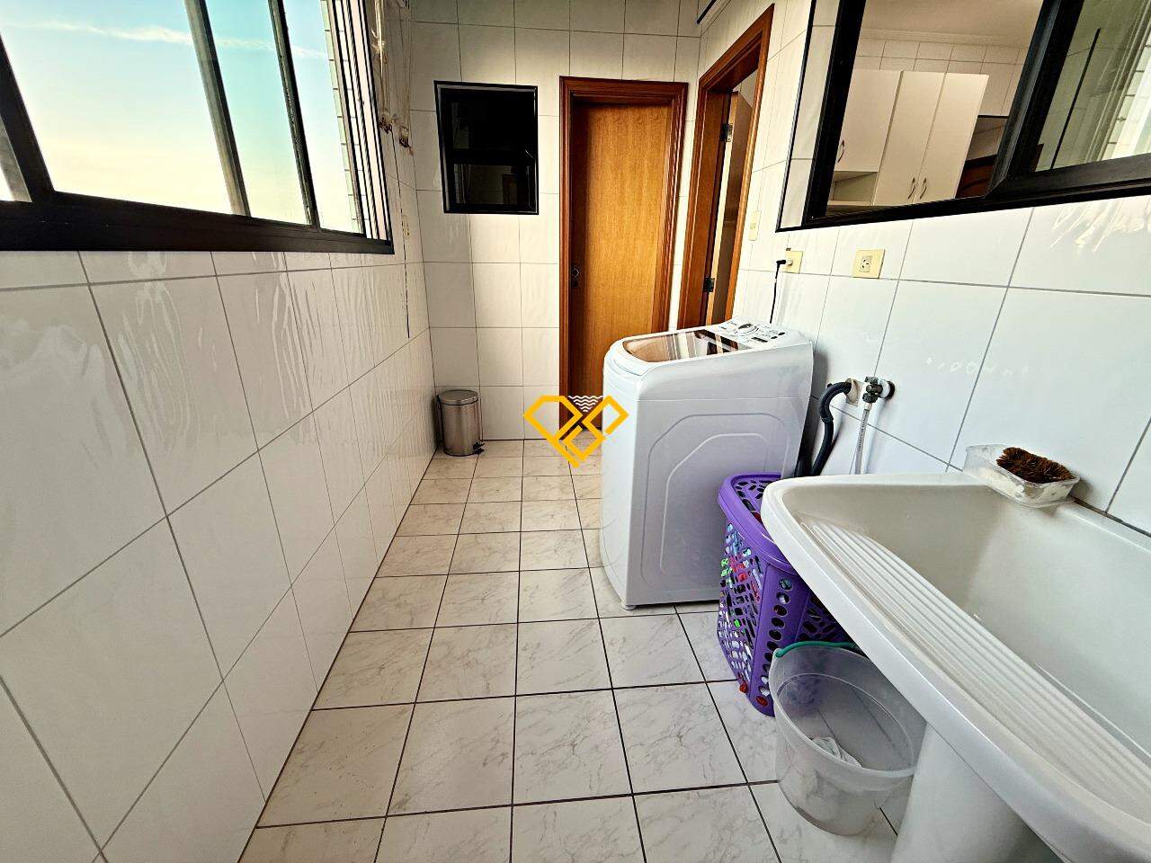 Apartamento à venda no Embaré: Área de serviço