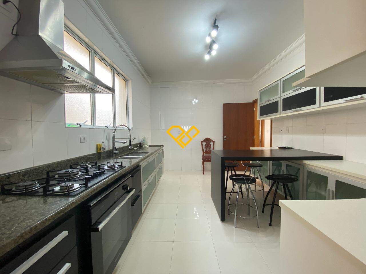 Apartamento à venda no Gonzaga: Cozinha