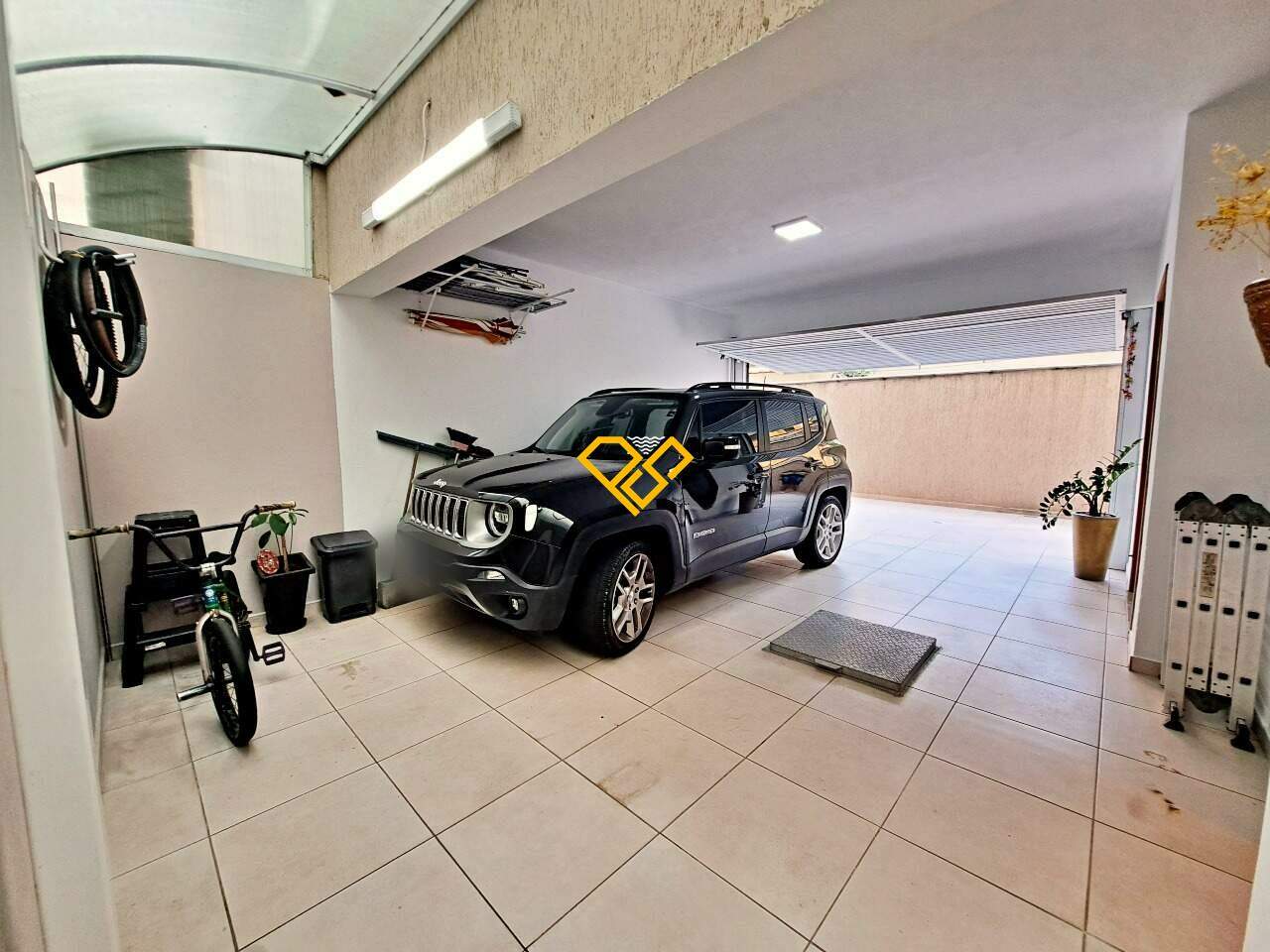 Sobrado à venda no Gonzaga: Garagem