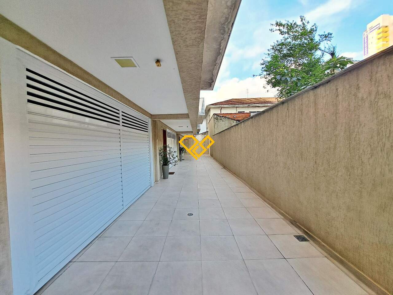 Sobrado à venda no Gonzaga: Garagem