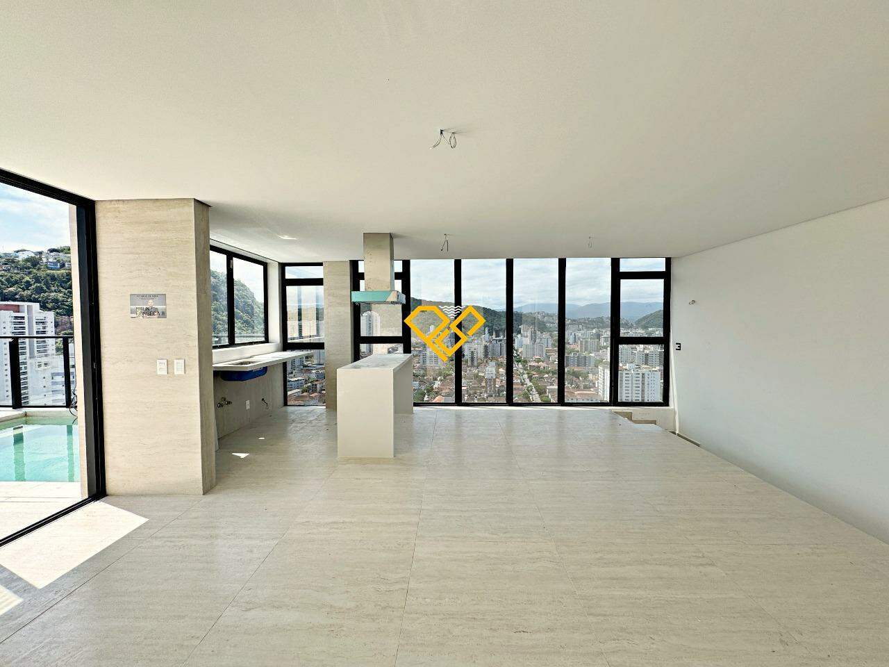 Cobertura à venda no José Menino: 