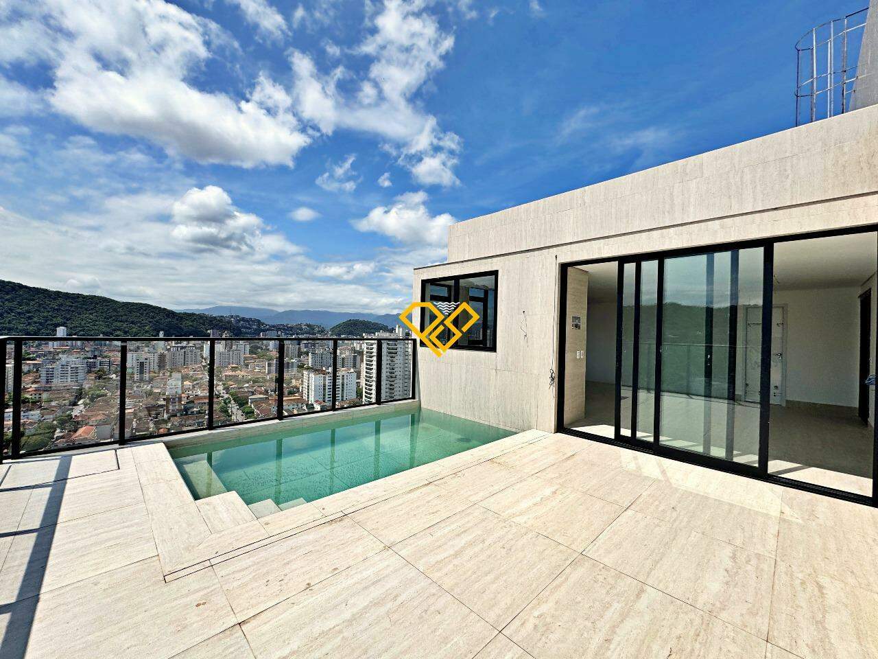 Cobertura à venda no José Menino: 