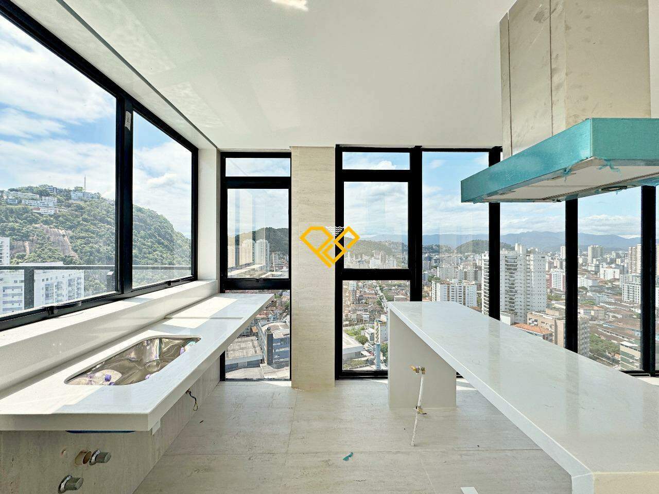 Cobertura à venda no José Menino: 