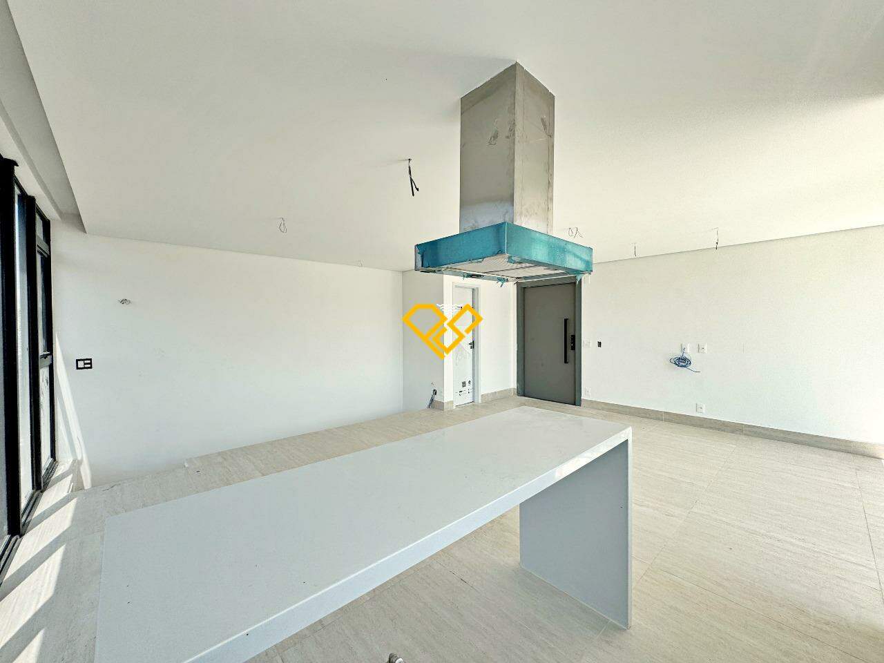 Cobertura à venda no José Menino: 