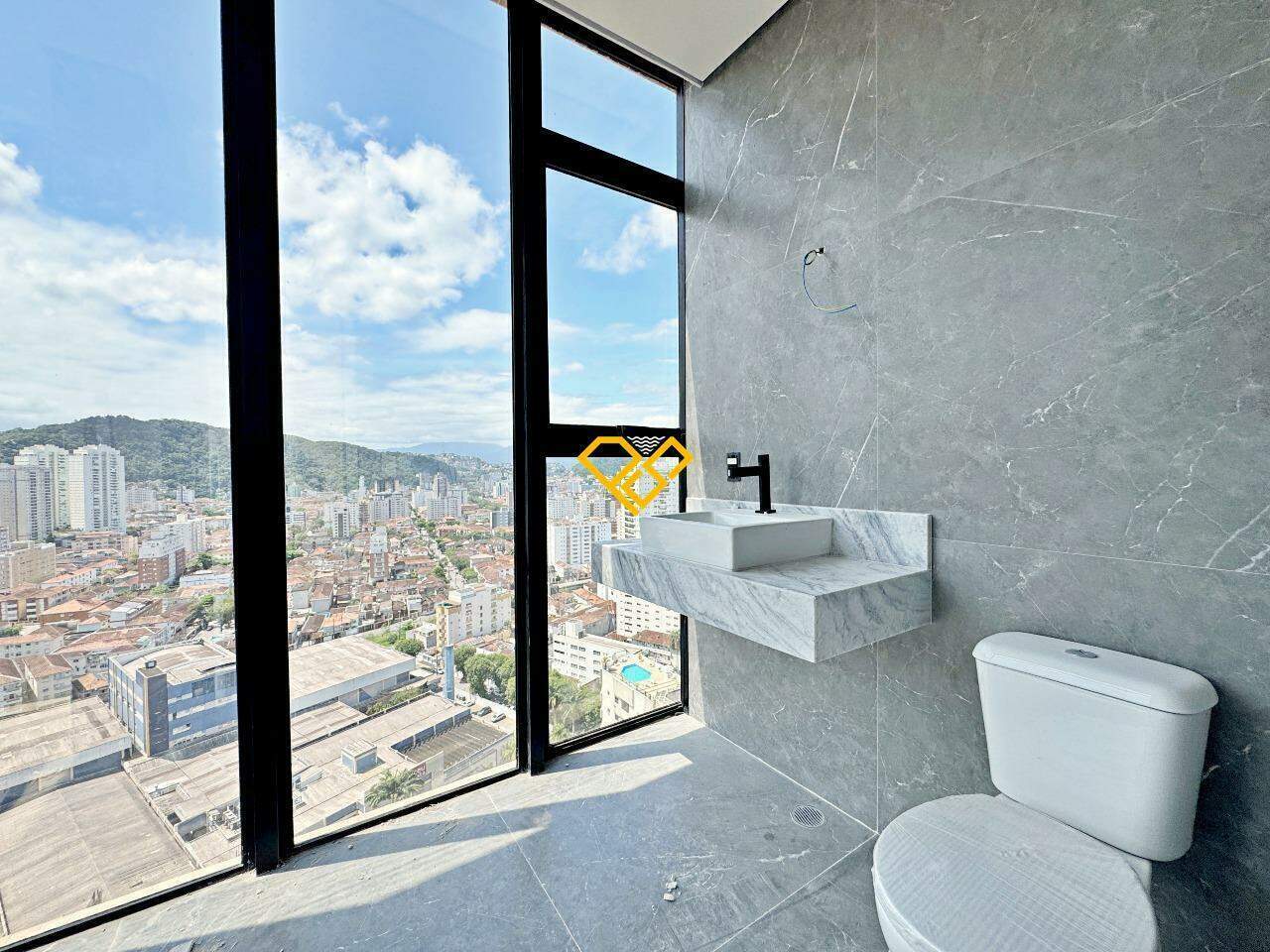 Cobertura à venda no José Menino: 