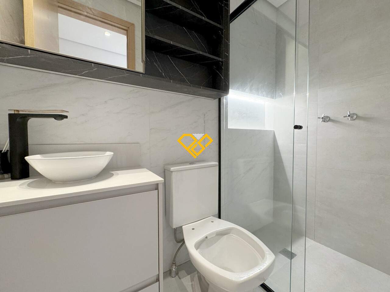 Apartamento à venda no Ponta da Praia: Wc social