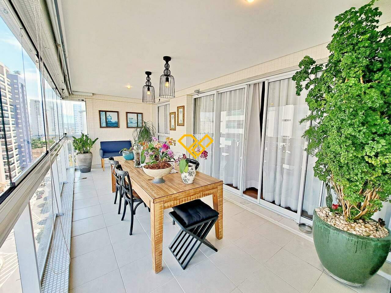 Apartamento à venda no Embaré: Varanda com churrasqueira
