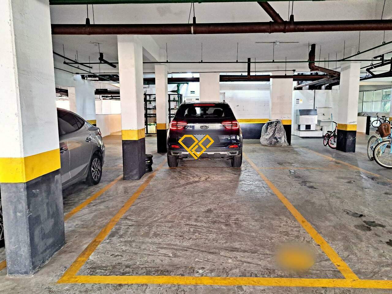 Apartamento à venda no Embaré: Garagem