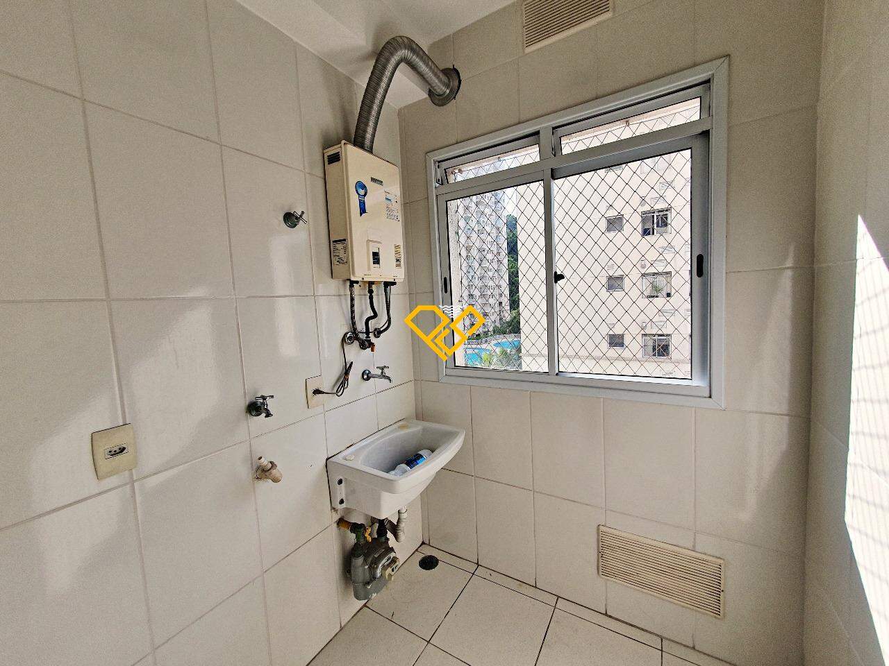 Apartamento à venda no Marapé: Área de serviço