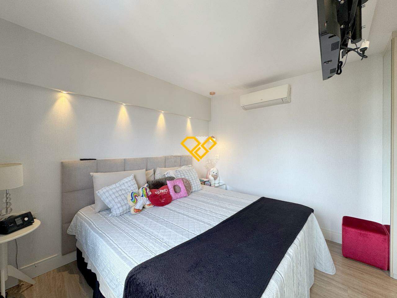 Apartamento à venda no Embaré: Suíte 1