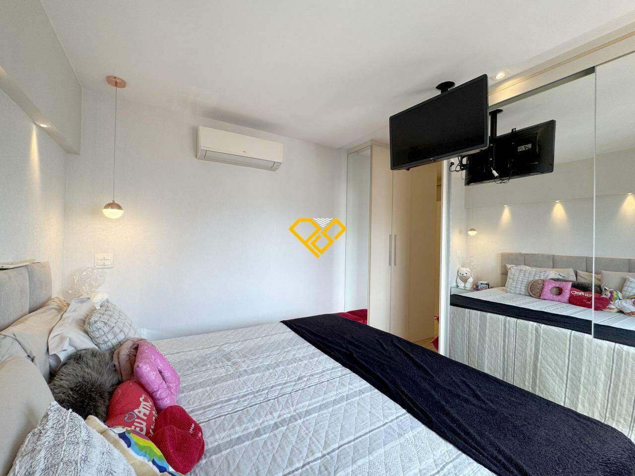 Apartamento à venda no Embaré: Suíte 1