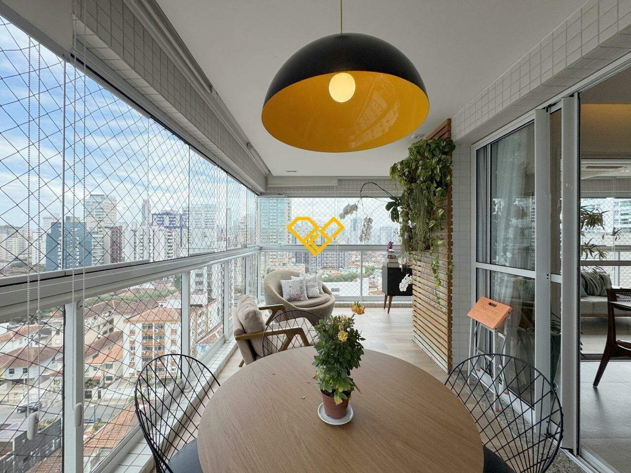 Apartamento à venda no Embaré: Varanda