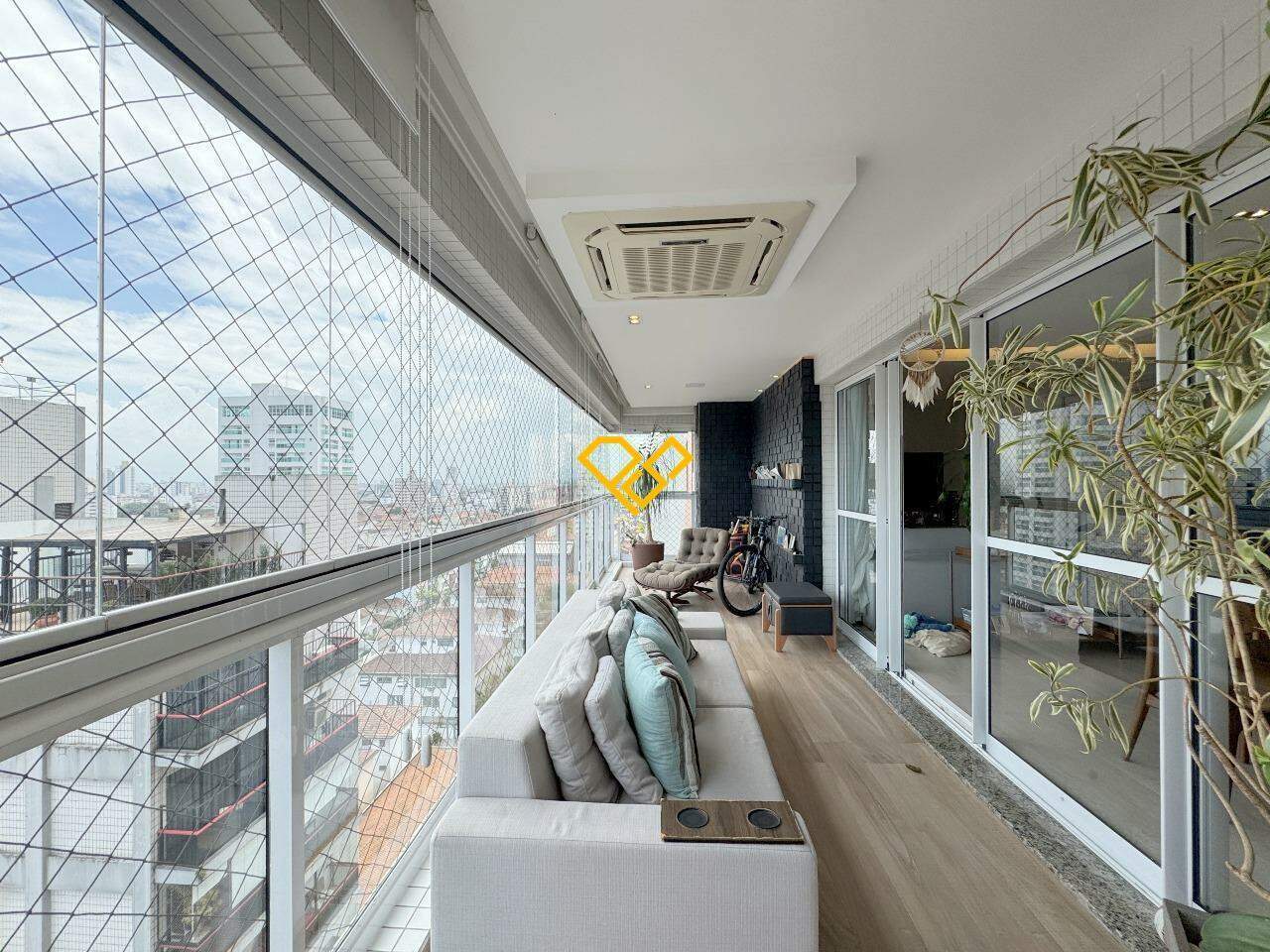Apartamento à venda no Embaré: Varanda
