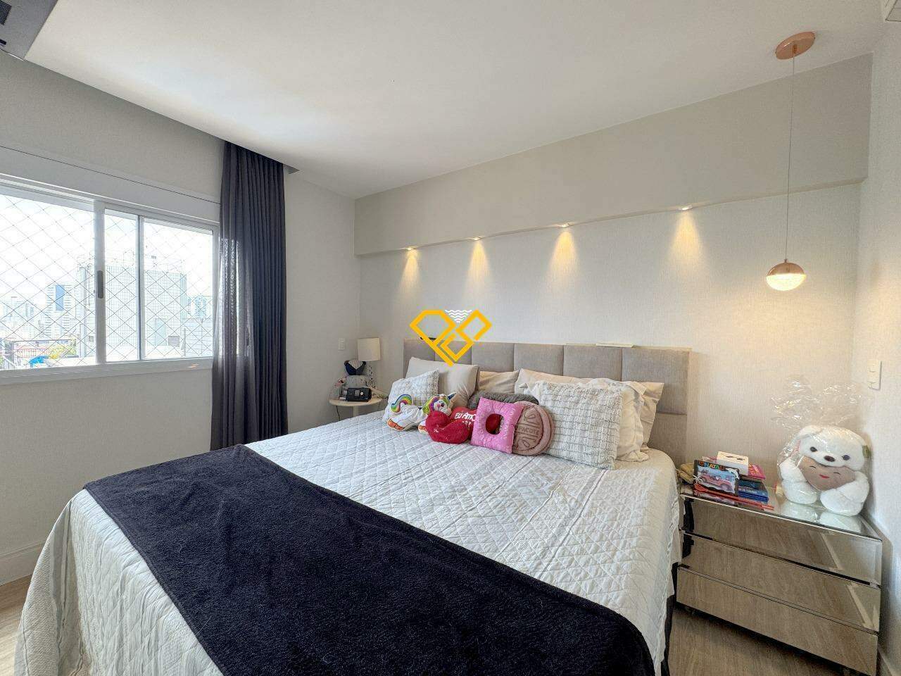 Apartamento à venda no Embaré: Suíte 1