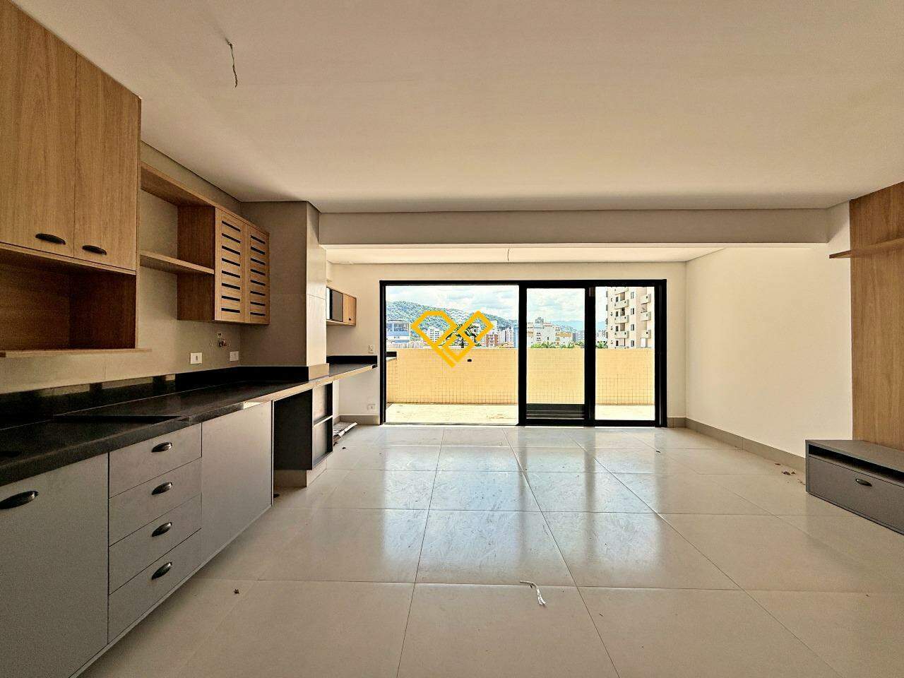 Garden à venda no José Menino: Sala e cozinha integradas