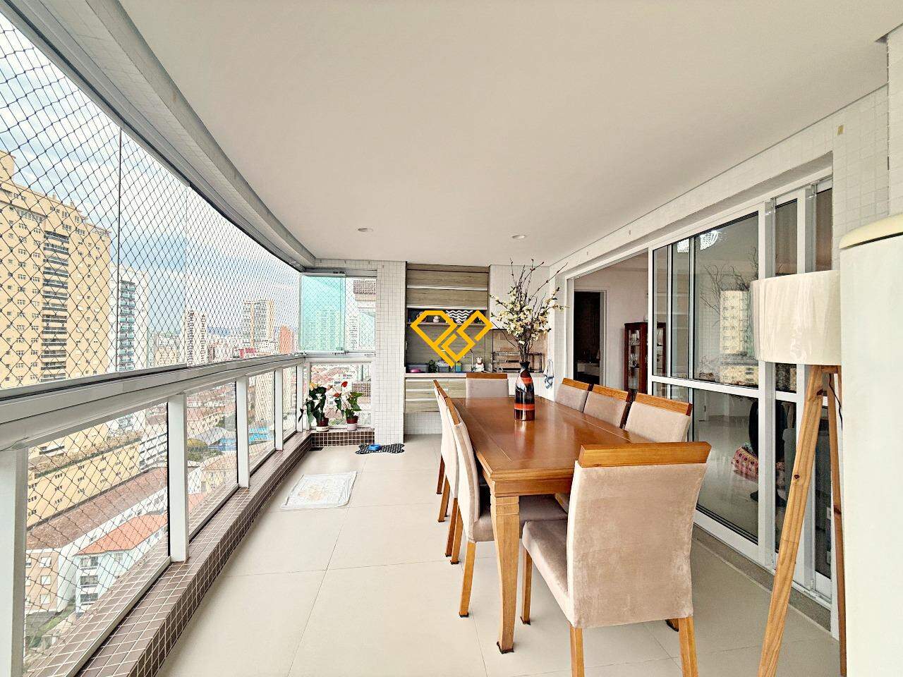 Apartamento à venda no Aparecida: Varanda com churrasqueira