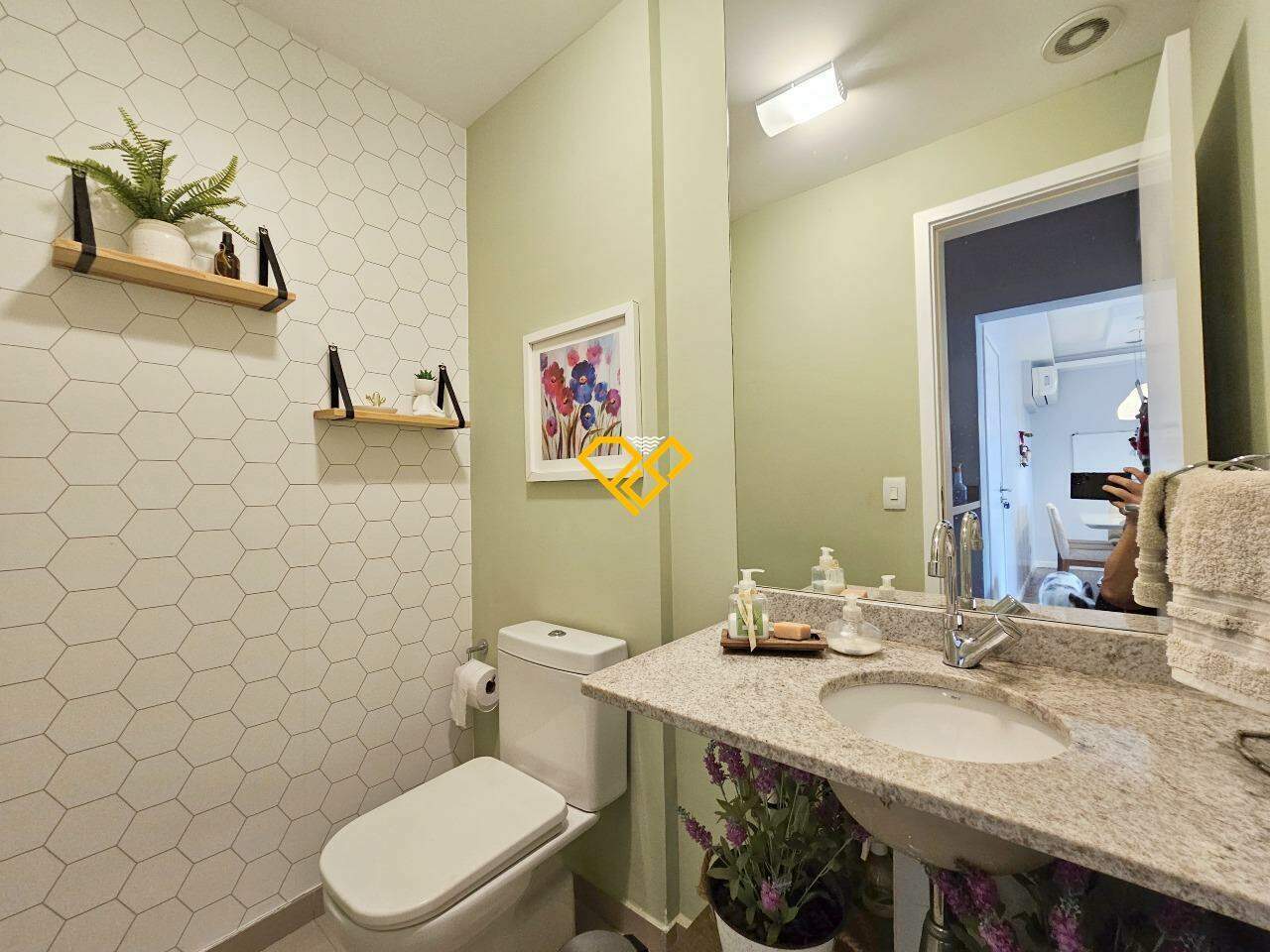 Apartamento à venda no Embaré: Lavabo