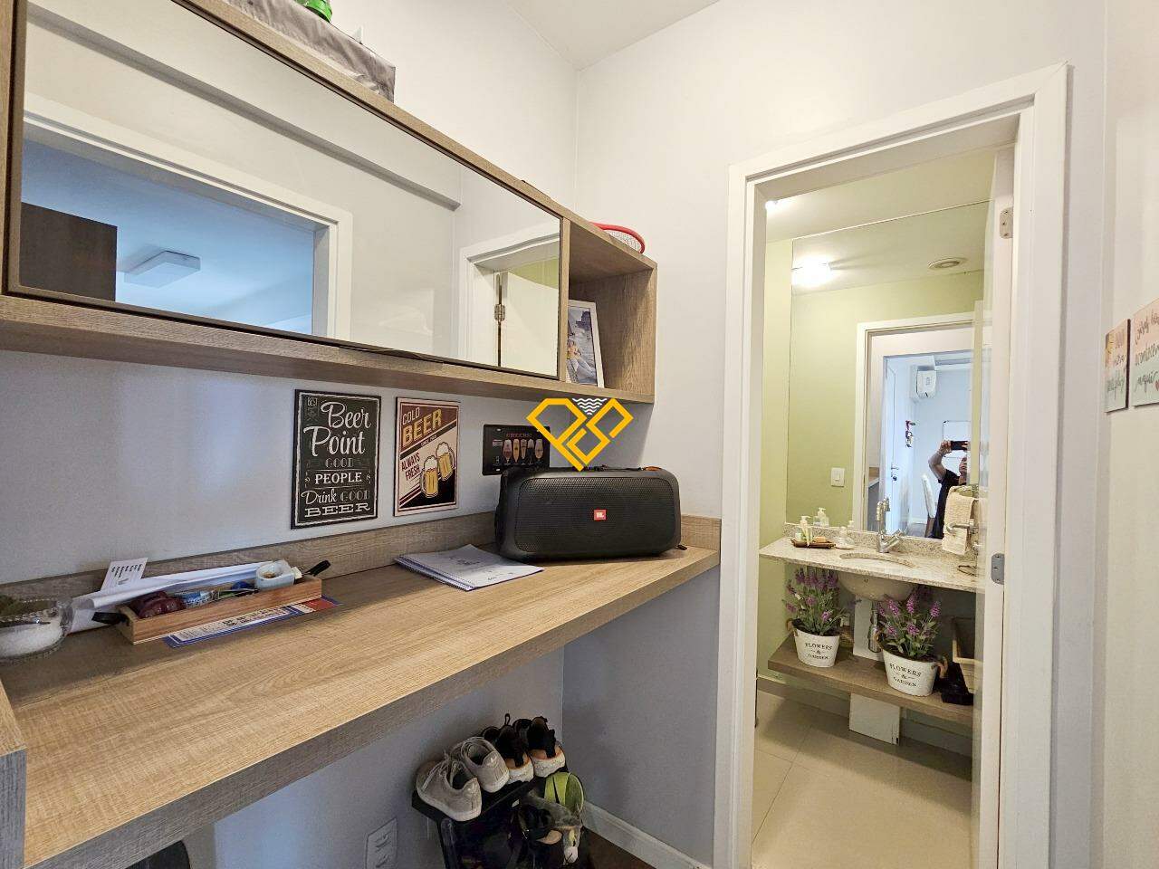 Apartamento à venda no Embaré: Escritório