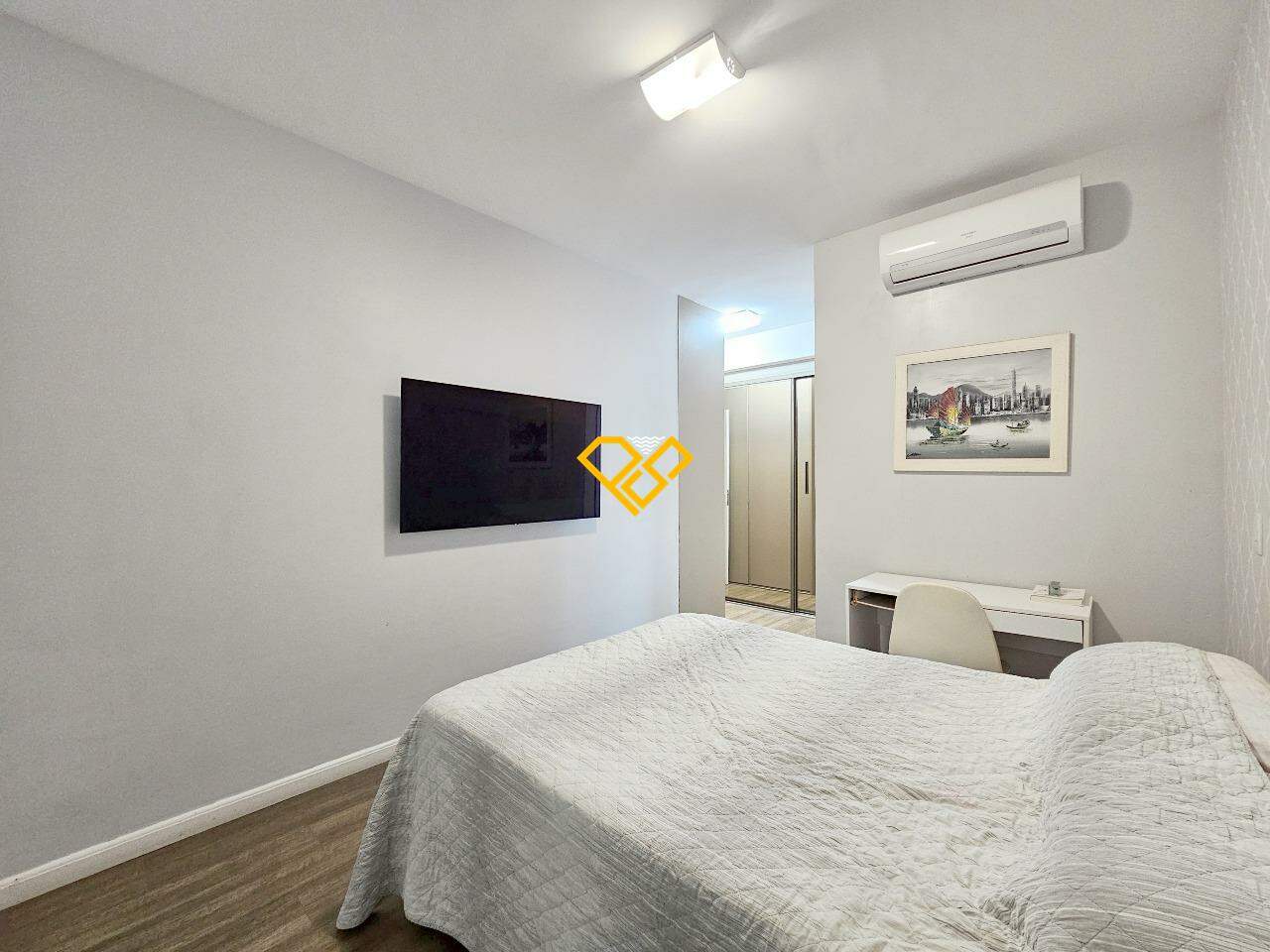 Apartamento à venda no Embaré: Dormitório 1 - suíte