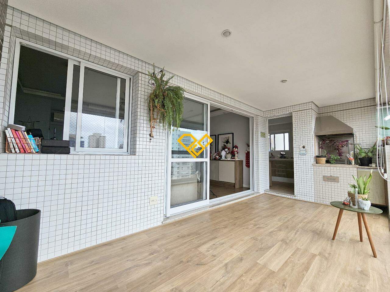 Apartamento à venda no Embaré: Varanda