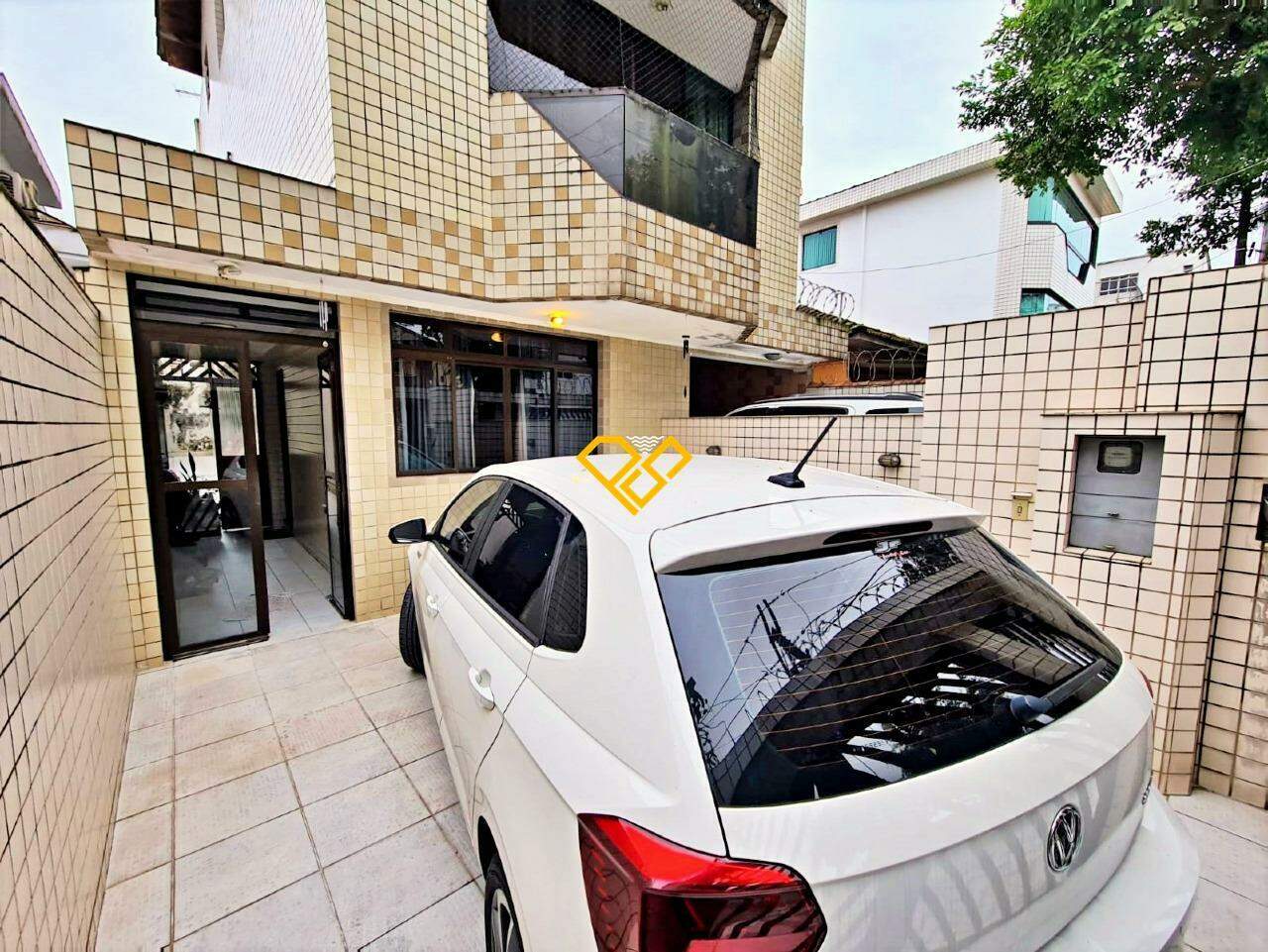 Sobreposta Baixa à venda no Aparecida: Garagem