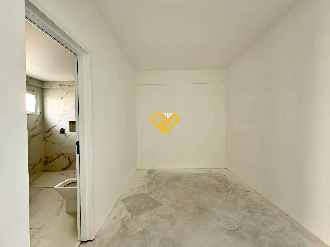 Apartamento à venda no Aparecida: Suíte master - closet