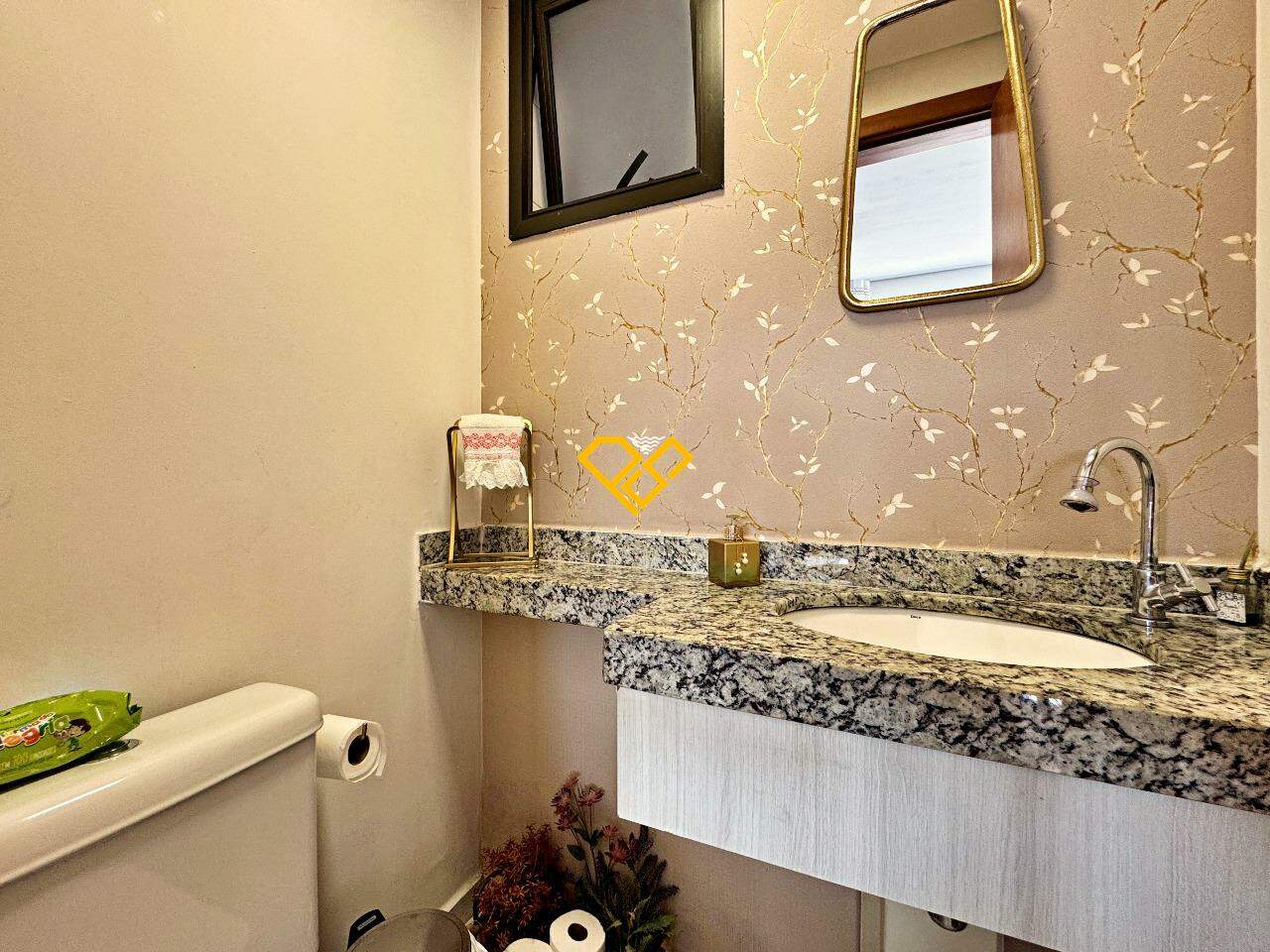Apartamento à venda no Ponta da Praia: Lavabo