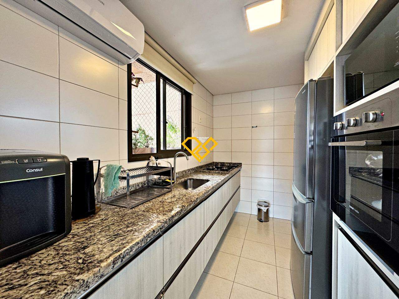 Apartamento à venda no Ponta da Praia: Cozinha