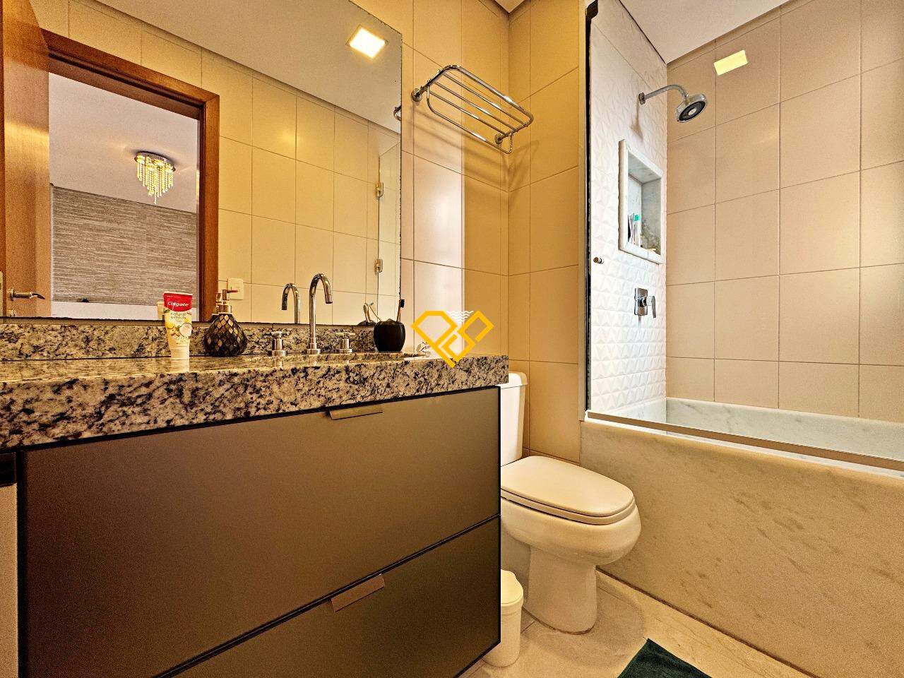 Apartamento à venda no Ponta da Praia: Wc suíte