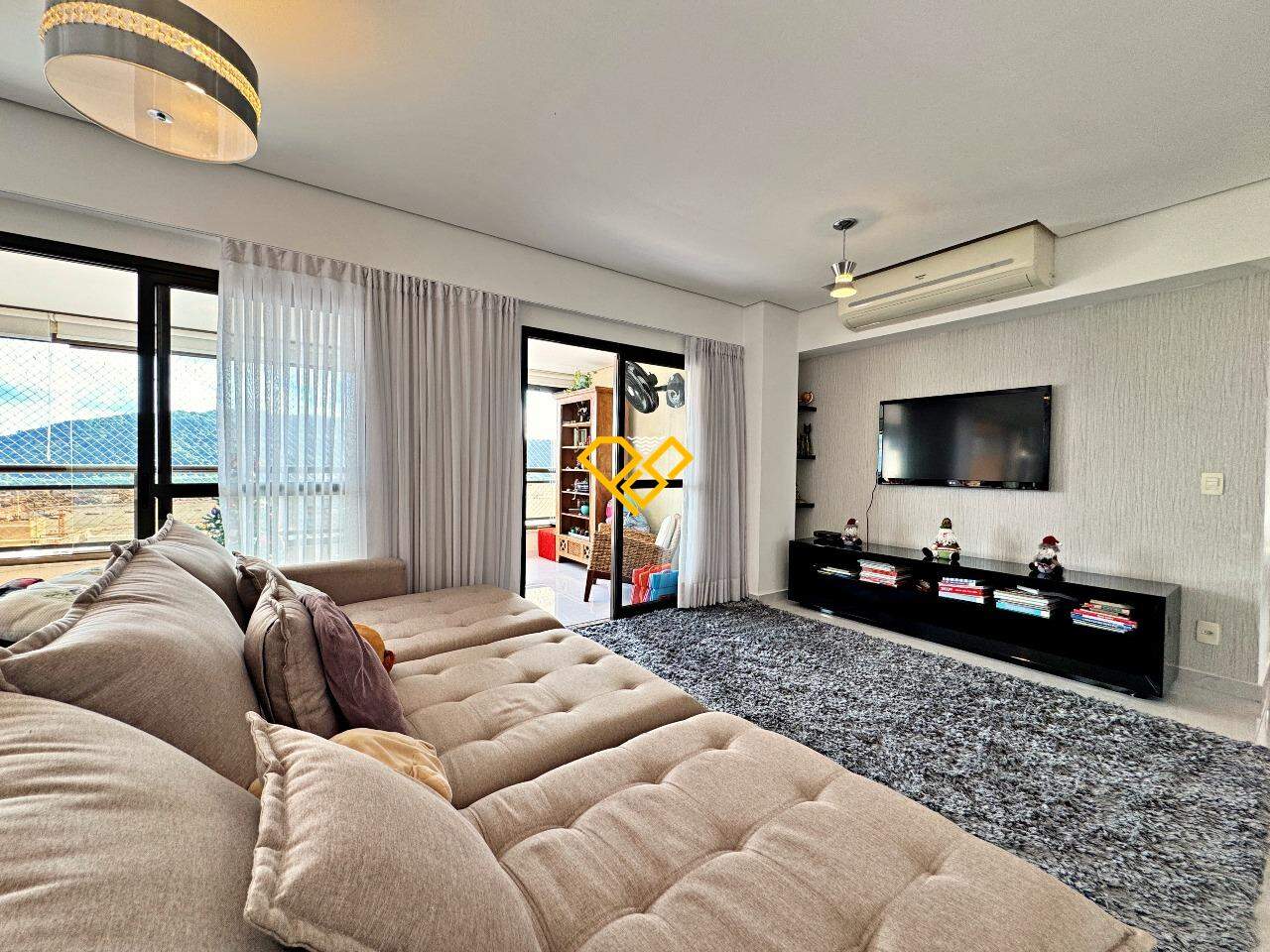 Apartamento à venda no Ponta da Praia: Sala