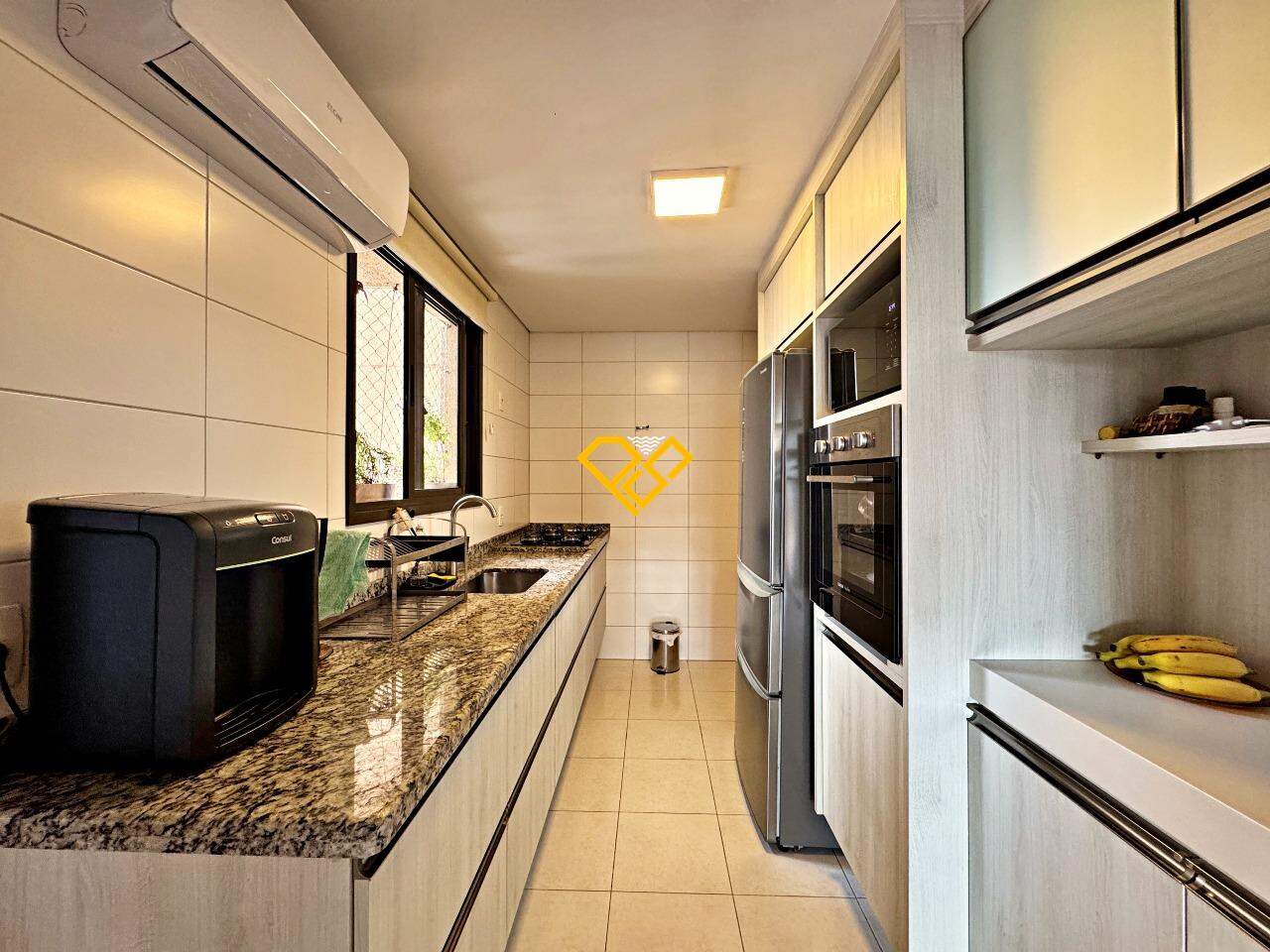Apartamento à venda no Ponta da Praia: Cozinha